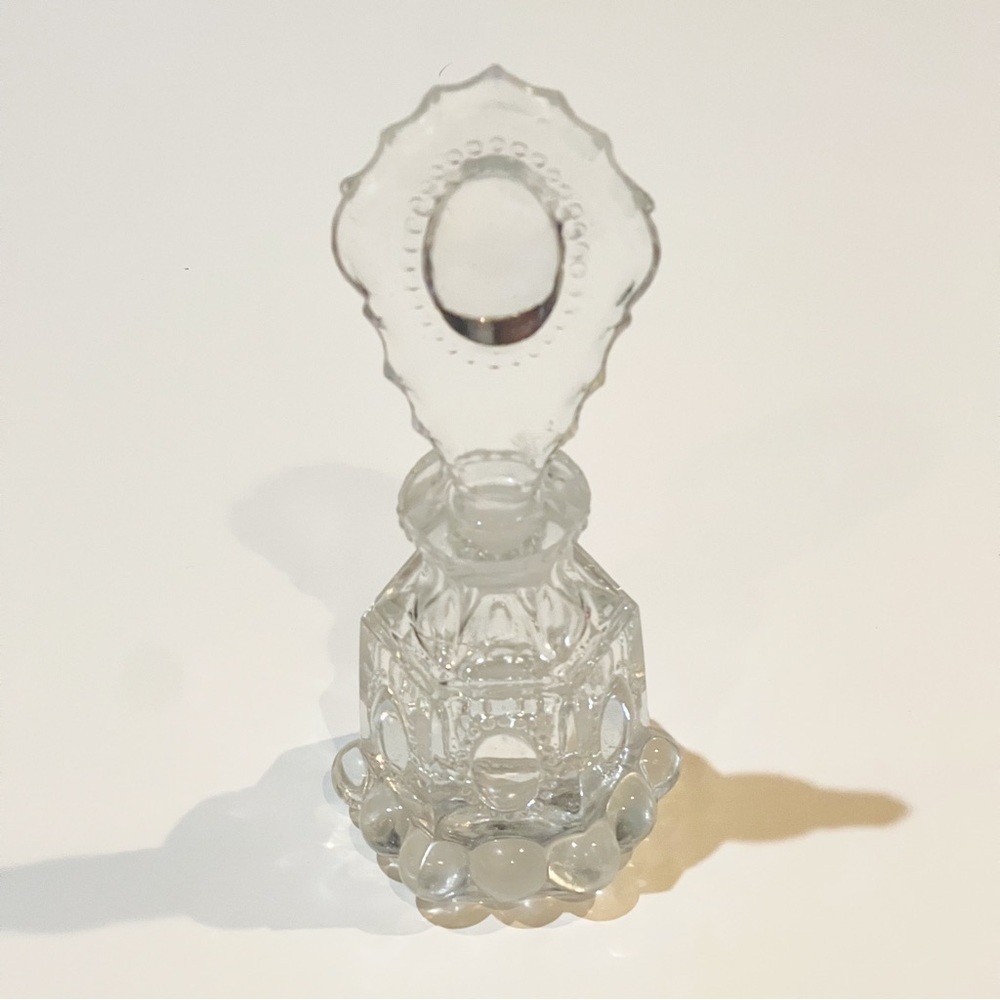 Vintage / Antique Perfume Bottle with Stopper Glass Crystal - Picture 2 of 14